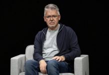 Apple’s AI chief abruptly steps down