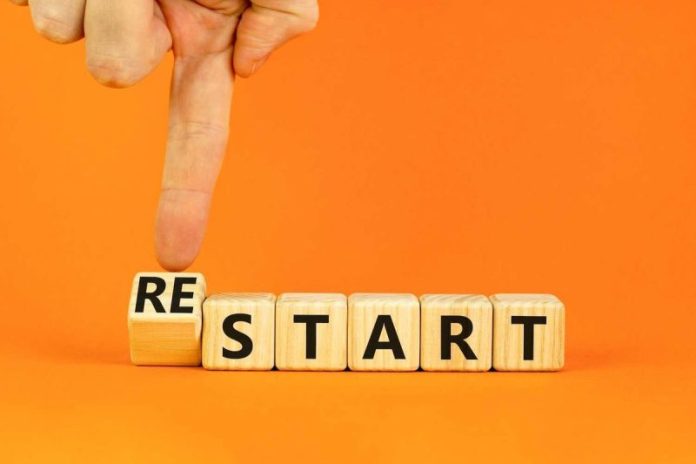 <strong>Canadian miner Silver Storm Mining (TSXV:SVRS,OTCQB:SVRSF) has signed a US$7 million offtake prepayment deal with Samsung Construction and Trading (HKEX:028260) and two of its subsidiaries to help restart production at its La Parrilla silver mine complex in Durango, Mexico.</strong>
Under the agreement announced Friday (October 10), Samsung and subsidiaries will provide the financing through a secured prepaid facility over 18 months.
Samsung will receive 100 percent of the lead-silver and zinc concentrates produced at La Parrilla over a two-year period under the offtake agreement. The financing is secured through a corporate guarantee, a share pledge, and first-ranking security on La Parrilla’s assets.
Silver Storm said the facility carries an interest rate of the one-month Secured Overnight Financing Rate (SOFR) plus 4.75 percent, with a six-month grace period for interest and capital repayments.
Repayments will then be made in equal monthly installments over the following 12 months, potentially offset through concentrate sales.
“The company has sufficient liquidity to complete the planned restart and rehabilitation activities at La Parrilla,” said Silver Storm President and CEO Greg McKenzie. “Samsung’s involvement as a guaranteed purchaser for the concentrates reflects the confidence of a leading industry participant in our path forward and provides Silver Storm with another partner that is committed to bringing La Parrilla back into operation.”
The company added that the proceeds will go toward mill rehabilitation and upgrades, underground development, and working capital for the restart phase.
Once a prolific producer of silver and base metals, the La Parrilla complex includes a 2,000-metric-ton-per-day mill and several underground mines.
The company expects operations to resume in the first half of 2026.
The project’s revival is seen as a key milestone for Silver Storm, which holds a 100 percent interest in La Parrilla and the San Diego Project, another large undeveloped silver asset in Durango.
Samsung’s participation, meanwhile, underscores the continued interest of major industrial players in securing critical mineral supply chains.
Offtake financing deals of this nature provide both upfront capital for miners and stable sourcing arrangements for buyers, which is an increasingly common structure in metals markets amid rising demand for silver and other transition-linked minerals.
In recent days the price of silver has reached record highs of US$51 per ounce, alongside sister metal gold which surpassed the US$4,000 level. As the precious metals suite continues to trend higher more sidelined and shuttered projects could be brought online.
Shares of Silver Storm rose 3.30 percent to C$0.235, following the Friday announcement.
<strong>Securities Disclosure: I, Giann Liguid, hold no direct investment interest in any company mentioned in this article.</strong>
This post appeared first on investingnews.com