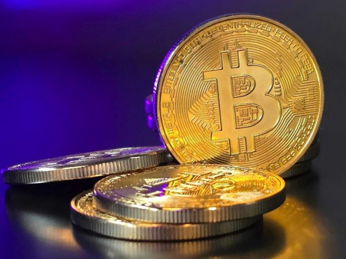 <strong><em></em>Here’s a quick recap of the crypto landscape for Wednesday (October 29) as of 9:00 a.m. UTC. </strong>
Get the latest insights on Bitcoin, Ether and altcoins, along with a round-up of key cryptocurrency market news.
Bitcoin and Ether price update
<strong>Bitcoin (BTC)</strong> was priced at US$113,072, a 0.8 percent decrease in 24 hours. Its lowest valuation of the day was US$113,083, and its highest was US$116,041.
<em>Bitcoin price performance, October 29, 2025.</em>
Chart via TradingView
Bitcoin (BTC) and the broader cryptocurrency market are showing signs of renewed investor appetite after softer-than-expected US inflation data helped lift global risk sentiment.
In a post on X, blockchain analytics CryptoQuant said a “risk-on” tone has returned across major asset classes following the release of the September Consumer Price Index (CPI) report, which showed inflation rising 0.3 percent, slightly below consensus forecasts.
The modest increase from August reinforced expectations that the Federal Reserve could pursue a more accommodative stance at its next policy meeting.
The cooler inflation print appears to have reignited appetite for growth and speculative assets, marking a shift from the defensive tone that dominated markets earlier this quarter. Analysts noted that the CPI data has strengthened hopes of near-term rate cuts.
Meanwhile, Bitcoin researcher Axel Adler Jr. said on X that market data also point to improving sentiment across major exchanges. The exchange net-spread, which measures the difference between stablecoin inflows and BTC/ETH outflows, remains in positive territory.
This suggests that cash inflows are dominating, while Bitcoin and Ether are being withdrawn from exchanges, a sign that selling pressure is continuing to ease.
<strong>Ether (ETH)</strong> was priced at US$4,007.40, a 1.5 percent increase in 24 hours. Its lowest valuation of the day was US$3,946.84, and its highest was US$4,171.07
Altcoin price update
<strong>Solana (SOL)</strong> was priced at US$198.51, trading flat over the last 24 hours. Its lowest valuation of the day was US$191.75, and its highest was US$202.69.
<strong>XRP </strong>was trading for US$2.63, similarly trading flat over the last 24 hours. Its lowest valuation of the day was US$2.58, while its highest was US$2.68.
Fear and Greed Index snapshot
<em>Chart via </em><em>CoinMarketCap</em>.
CMC’s Crypto Fear & Greed Index<strong></strong> has begun to recover from last week’s slump, now sitting at 39, up from 29 a week ago, as market sentiment inches closer to neutral territory. The improvement marks a gradual shift in investor mood following a prolonged stretch of “fear” that lasted seven consecutive days—the longest since April.
The rise suggests that traders are slowly regaining confidence amid Bitcoin’s breakout above the US$115,000 level after nearly two weeks of range-bound trading between US$103,000 and US$115,000. While the index still reflects caution, its steady climb signals that market anxiety is easing and that investors are beginning to price in optimism ahead of the expected Federal Reserve rate cut.
Crypto derivatives and market indicators
Bitcoin derivatives metrics suggest traders remain cautious but less defensive than before.
Liquidations for Bitcoin futures totaled roughly US$2.43 million in the past four hours, with long positions still comprising the majority—a sign that some traders continue to take profits amid uncertain short-term momentum. Ether saw similar trends, with US$4.28 million in liquidations, also dominated by long positions.
Futures open interest for Bitcoin edged down 0.42 percent to US$73.87 billion, while Ether’s slipped -0.08 percent to US$48.22 billion, indicating a slight cooling in leveraged activity following the recent price uptick.
Meanwhile, Bitcoin’s relative strength index (RSI) of 50.60 indicates neutral momentum, suggesting that traders are holding back from aggressive positioning as markets digest recent macro data and await clearer direction.
Today’s crypto news to know
21Shares files for Hype ETF
Swiss asset manager 21Shares has filed with the US Securities and Exchange Commission to launch a passive ETF tracking the Hype token, marking its first product since agreeing to be acquired by FalconX.
The SEC has yet to act on several pending filings amid limited staffing during the US government shutdown. Hype, the native token of the Hyperliquid network, has surged more than 1,500 PERCENT over the past year, ranking as the 11th largest cryptocurrency.
21Shares said Coinbase and BitGo will serve as custodians for the fund’s holdings.
The firm currently manages over US$11 billion in crypto-linked products and expects the FalconX deal to accelerate ETF adoption through combined market infrastructure.
Western Union picks Solana for global stablecoin rollout
Western Union announced plans to issue a US dollar stablecoin on the Solana blockchain, marking one of the largest traditional finance moves into digital assets to date.
Dubbed USDPT, the stablecoin will be custodied by Anchorage Digital and begin rolling out in 2026 across Latin America, Africa, and Southeast Asia, regions where remittances and mobile money use are strongest.
Western Union said USDPT will integrate directly with its existing fiat payment network, letting users move funds between on-chain and cash outlets without intermediaries or FX fees.
The company plans to maintain its 4,500 global corridors while adding blockchain rails for faster settlement.
CEO Devin McGranahan described the move as “the next evolution” in its 175-year history of cross-border transfers. Global remittance flows currently total about US$860 billion annually.
Australia to classify stablecoins as financial products
Australia’s securities regulator has formally categorized stablecoins, tokenized assets, and wrapped tokens as financial products requiring licensing under existing law.
The Australian Securities and Investments Commission (ASIC) announced the update this week, granting firms until June 2026 to transition into compliance.
The decision extends full consumer protections to stablecoin users and allows the agency to act against misconduct in the sector.
Service providers will now need Australian Financial Services licenses, while custody standards are being updated to include digital holdings.
<strong>Securities Disclosure: I, Giann Liguid, hold no direct investment interest in any company mentioned in this article.</strong>
<strong><strong><strong>Securities Disclosure: I, Meagen Seatter, hold no direct investment interest in any company mentioned in this article.</strong></strong></strong>
This post appeared first on investingnews.com