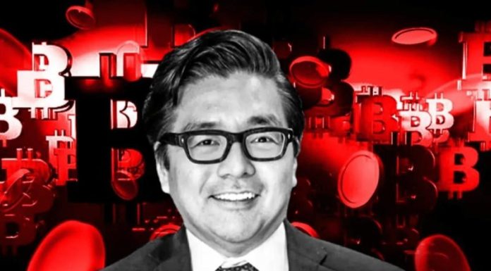 Tom Lee’s Fundstrat Warns Clients Bitcoin Could Fall to $60,000 Despite His ATH Public Forecast